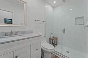 Shower, hair dryer, towels, soap - Cozy Pinehurst 2BR Apartment w/3 Beds • Across from Pinehurst #6 • Firepit

 (Pinehurst)