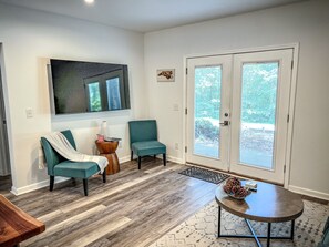 Smart TV, books - Cozy Pinehurst 2BR Apartment w/3 Beds • Across from Pinehurst #6 • Firepit

 (Pinehurst)