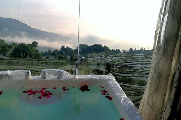 Property grounds - Tianpan Renjia Manor (Honghe County)