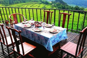 Khu ẩm thực ngoài trời