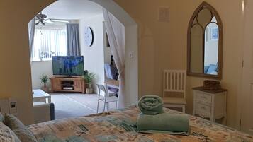 1 bedroom, iron/ironing board, travel cot, free WiFi