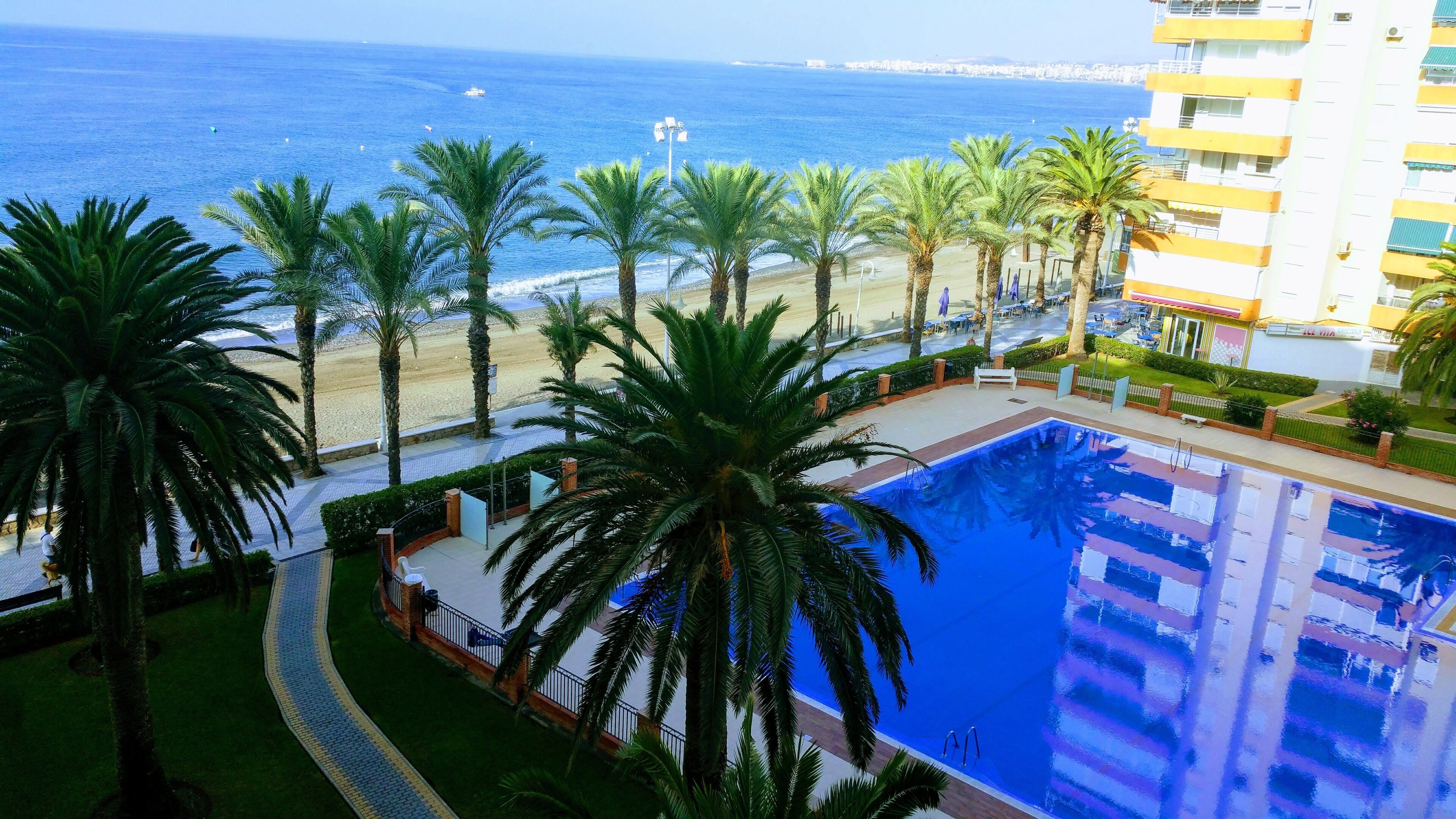 حمّام سباحة خارجي