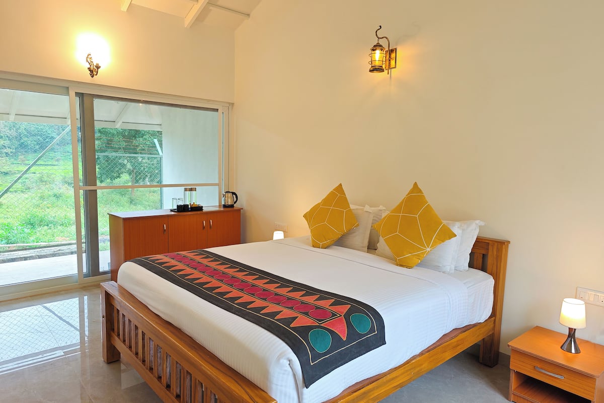 Superior Double Room | 2 bedrooms, in-room safe, soundproofing, iron/ironing board