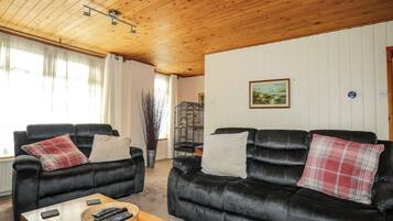 Cottage | Living area