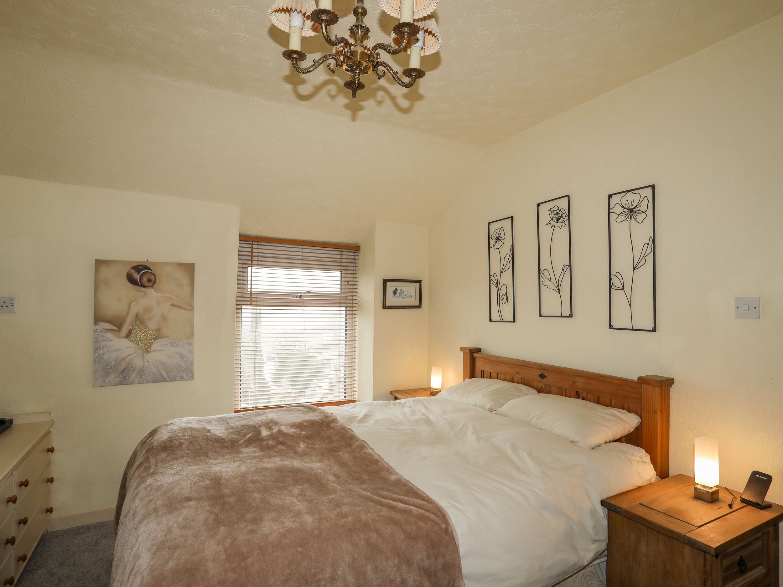 3 bedrooms, individually decorated, individually furnished, free WiFi