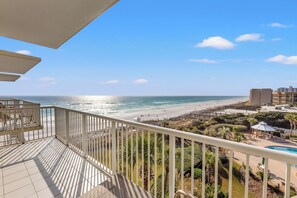 Property grounds - Beachfront Luxury 2Bd 2Ba Condo With Balcony! Sleeps 6! (Miramar Beach)