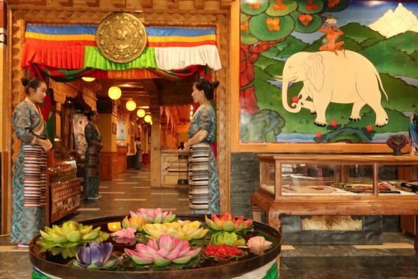 Interior - Norbu Serwo Hotel (Xiahe)