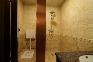 Bathroom - Norbu Serwo Hotel (Xiahe)