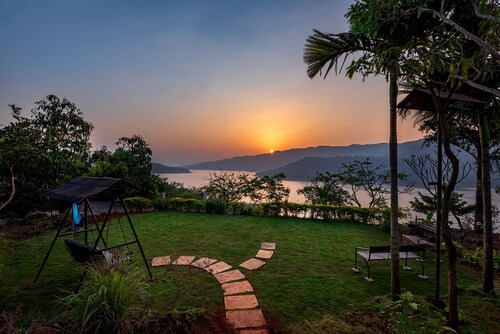 CosmicStays Countryside Panorama Bungalow at Lavasa