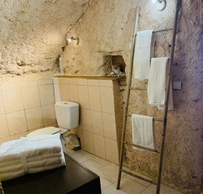 Bathroom - Chambre Familiale de Charme 4 Personnes Dans un Charmant Village (Corbara)