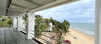 Cozy Private Beach Front 5 Bedrooms house