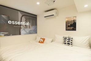 Movie and Singing Room | Desk, laptop workspace, free WiFi, bed sheets