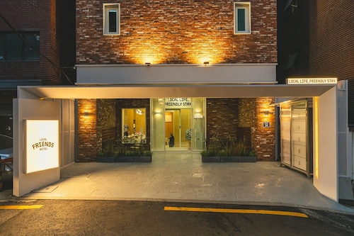 Sinchon Localfriends Hotel