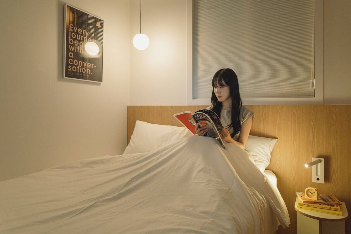 Desk, laptop workspace, free WiFi, bed sheets