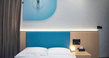 Lian Hotel