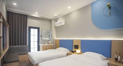 Lian Hotel