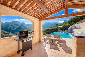 Terrace/patio - Luxury Villa 8w/ Pool, Sea &amp; Mountain Views (Fréjus)