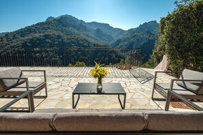 Terrace/patio - Luxury Villa 8w/ Pool, Sea &amp; Mountain Views (Fréjus)