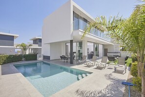 Outdoor pool - Villa Noa, Luxury 3BDR Protaras Villa with Pool, Close to Fig Tree Bay Beach (Protaras)