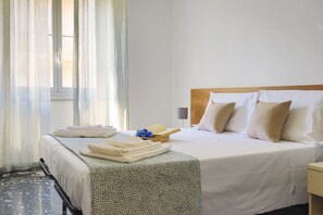 2 bedrooms, iron/ironing board, bed sheets