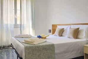 2 chambres, fer et planche à repasser, Wi-Fi, draps fournis