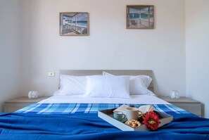 3 slaapkamers, een strijkplank/strijkijzer, wifi, beddengoed