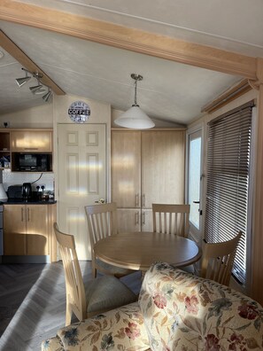 Cabin | Dining