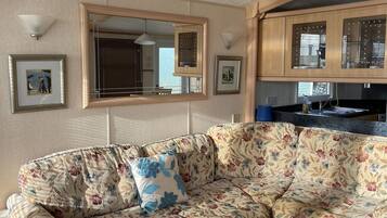 Cabin | Living area