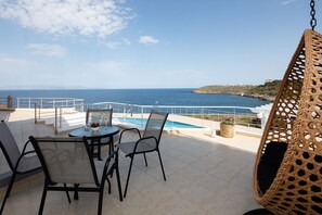 Outdoor pool - Tersanas Seaside Villa (Chorafakia)