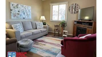 Smart TV, fireplace, streaming services