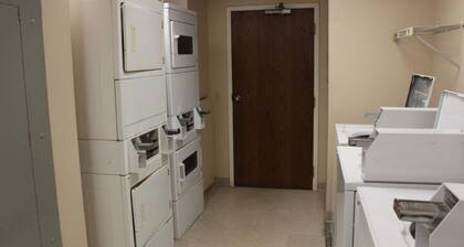 Stunning and Convenient Located 1B/1B Apartment