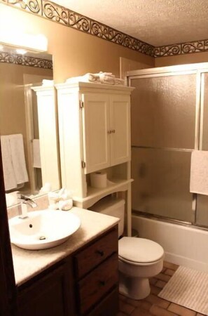 Bruser, håndklæder, Toiletpapir