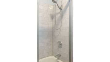 Bruser, håndklæder, Toiletpapir