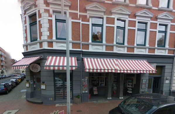 Front of property - Private Residences -room agency- (Hannover)