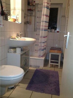 Apartment@Hannover Central | Badezimmer | Handtücher