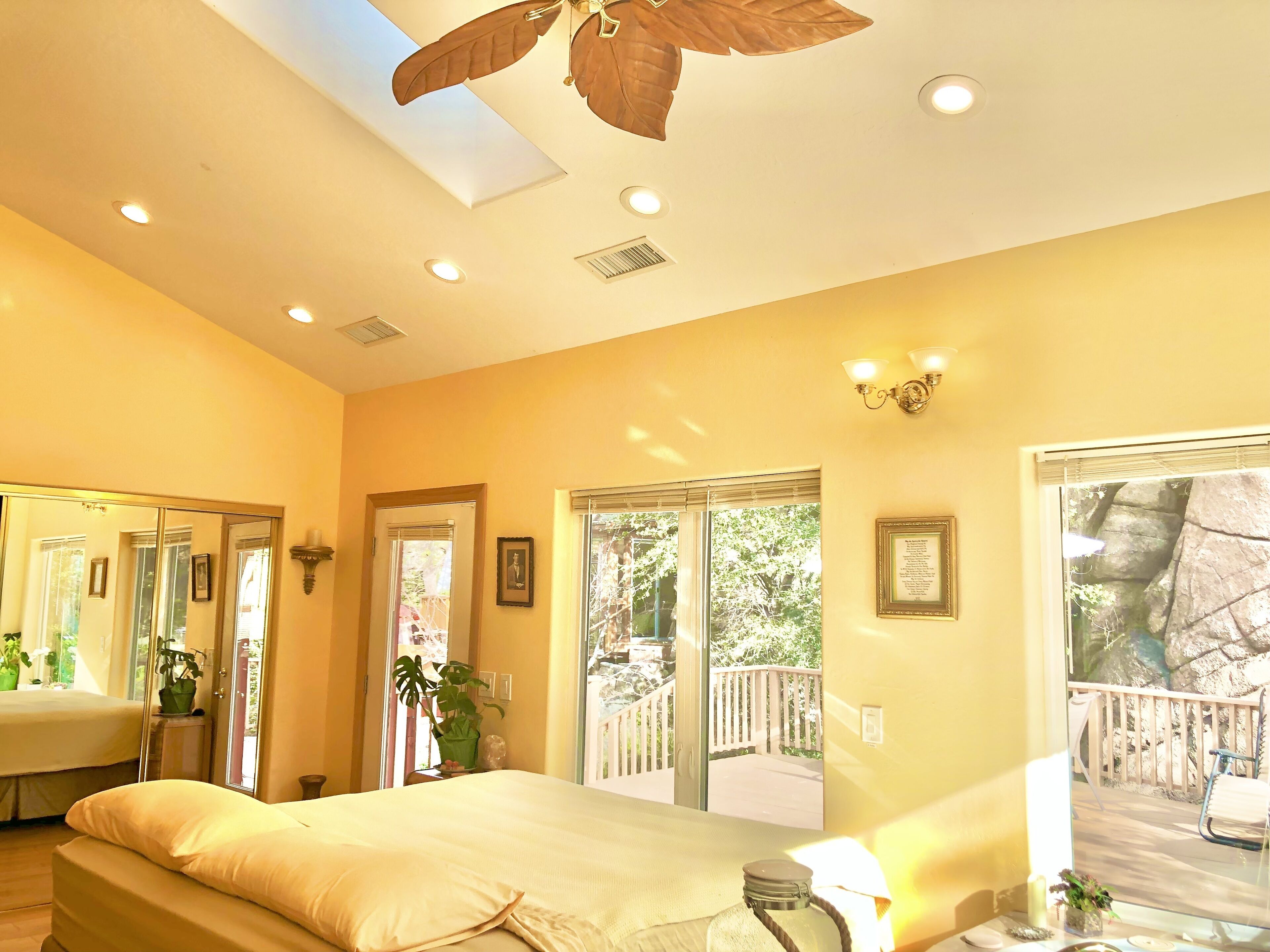 2 soverom, skrivebord, wi-fi (inkludert) og sengetøy