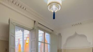 Habitación triple Confort | Sábanas italianas Frette, ropa de cama de alta calidad y edredón