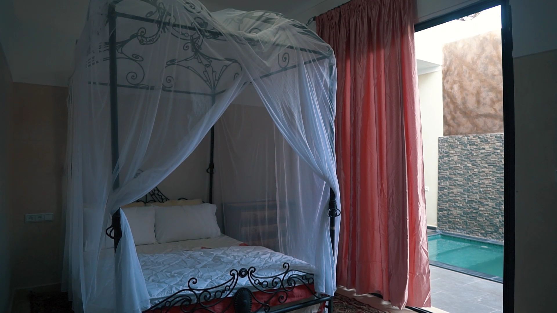 egyptian cotton sheets, premium bedding, free minibar