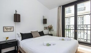 4 bedrooms, desk, iron/ironing board, free WiFi