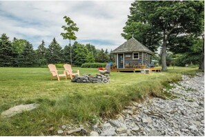 Property grounds - Relaxing Lake Waterfront Home (Simcoe Island, Frontenac Islands)
