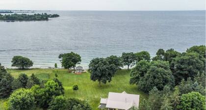 Relaxing Lake Waterfront Home