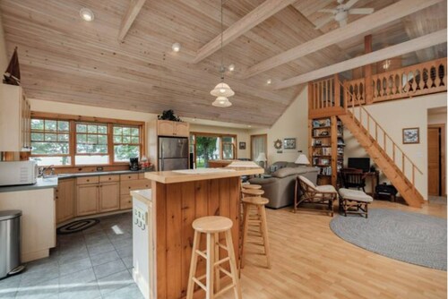 Relaxing Lake Waterfront Home