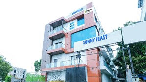Exterior - Treebo Sunny Feast (Greater Noida)