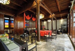 Unclassified image, 3 of 25, button - Hanqing Hostel (Deqing)