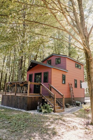 Exterior - Tiny Haven (Kinsman)