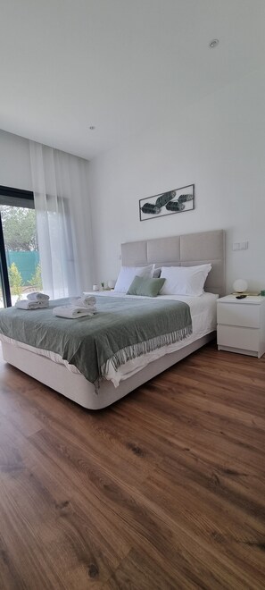 4 bedrooms, desk, iron/ironing board, travel crib - Villa in vilamoura, near the golf courses, 5 minutes from the beach (Quarteira)