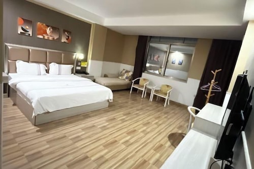 DONGQINGHOTEL