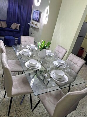 تناول الطعام