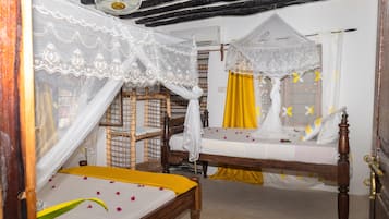 4 bedrooms, in-room safe, WiFi, bed sheets