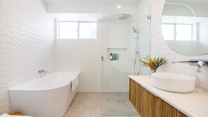 Badewanne, Haartrockner